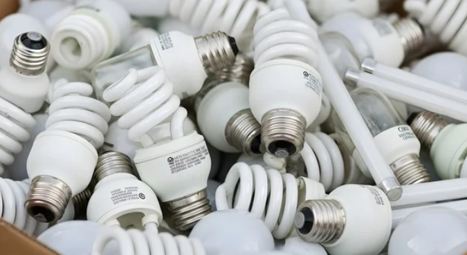 Rifiuti elettrici da illuminazione